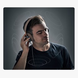 Câble AUX UGREEN AV112 : 2 mini-jacks 3,5 mm coudé, 1,5 m (bleu)